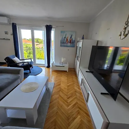 Frane Apartment